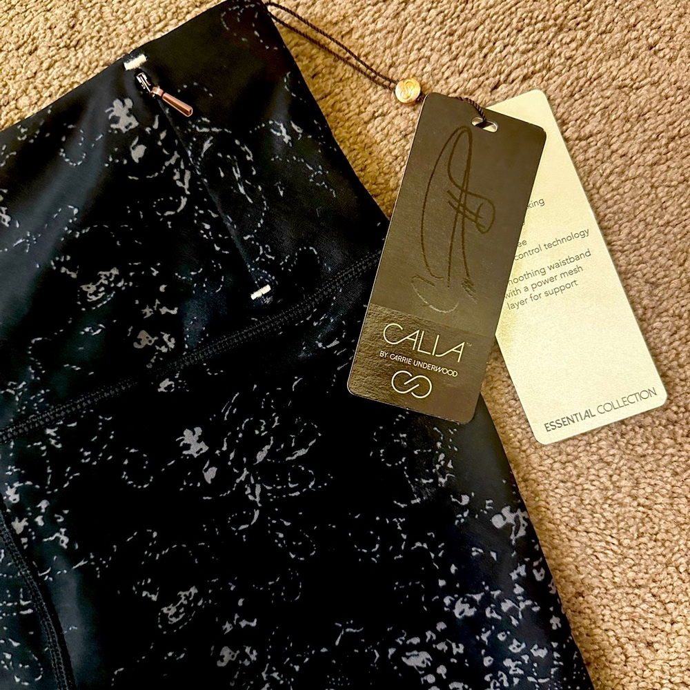 Calia leggings with cute waist pocket size small